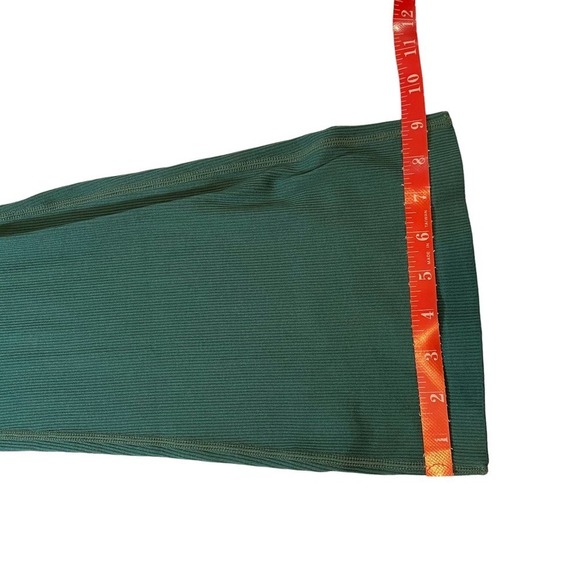 Green athletic leggings- no brand SZ large no pockets, ribbed, flare leg - Picture 5 of 7
